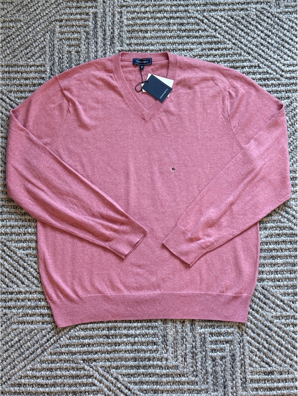 Crown & Ivy Rose Rouge V-Neck Sweater XL